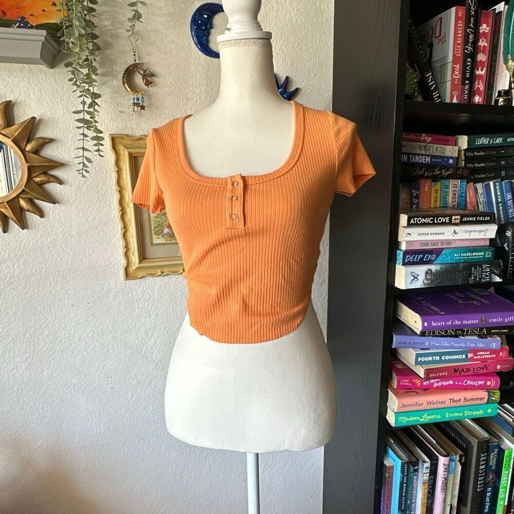 Wild Fable Size small Orange cropped T shirt